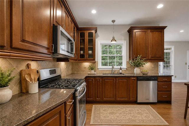 7025 Hampton Bluff Way, Roswell, GA 30075
