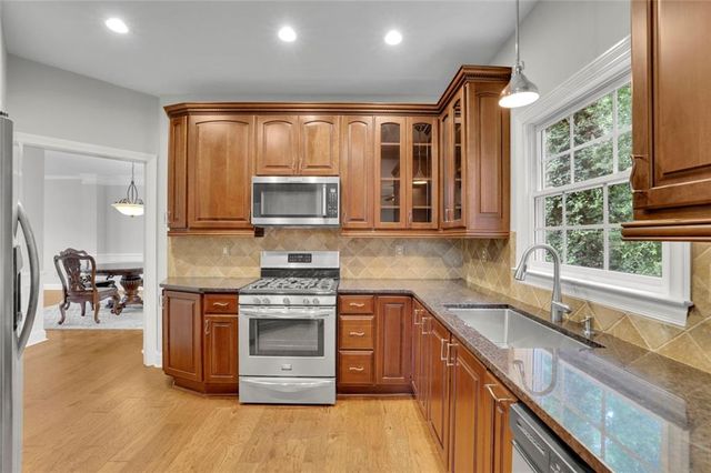 7025 Hampton Bluff Way, Roswell, GA 30075