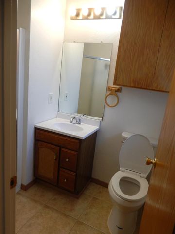 420 Delta Dr, Woodland, CA 95695