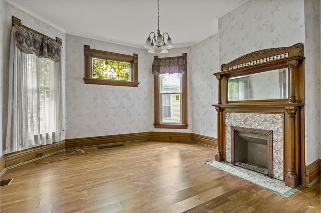 658 Higgins Avenue, Paris, KY 40361