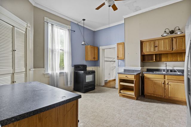 658 Higgins Avenue, Paris, KY 40361