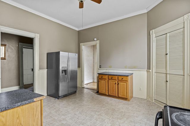 658 Higgins Avenue, Paris, KY 40361