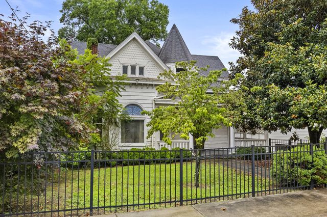 658 Higgins Avenue, Paris, KY 40361