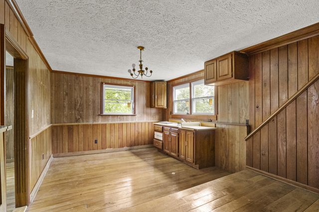 658 Higgins Avenue, Paris, KY 40361