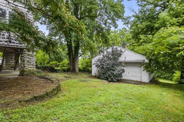 658 Higgins Avenue, Paris, KY 40361