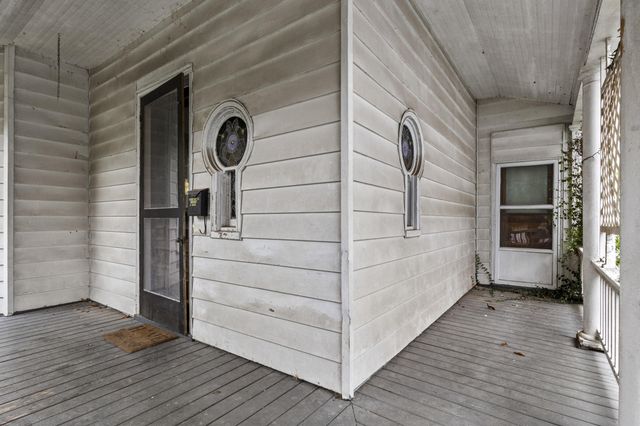 658 Higgins Avenue, Paris, KY 40361