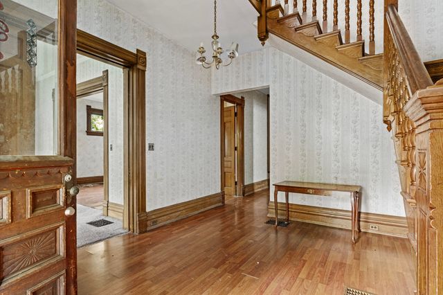 658 Higgins Avenue, Paris, KY 40361