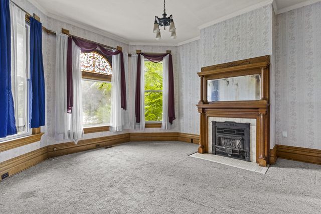 658 Higgins Avenue, Paris, KY 40361