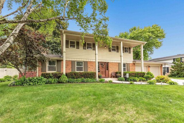 116 S CLAY STREET, De Pere, WI 54115