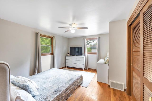 116 S CLAY STREET, De Pere, WI 54115