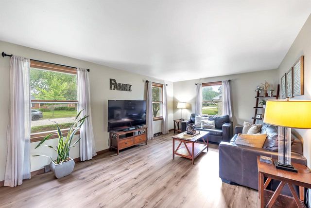 116 S CLAY STREET, De Pere, WI 54115