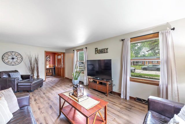 116 S CLAY STREET, De Pere, WI 54115