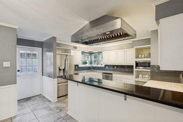 7126 Fernmeadow Circle, Dallas, TX 75248