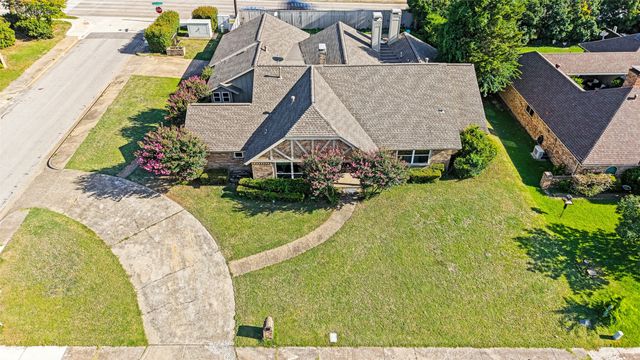 7126 Fernmeadow Circle, Dallas, TX 75248