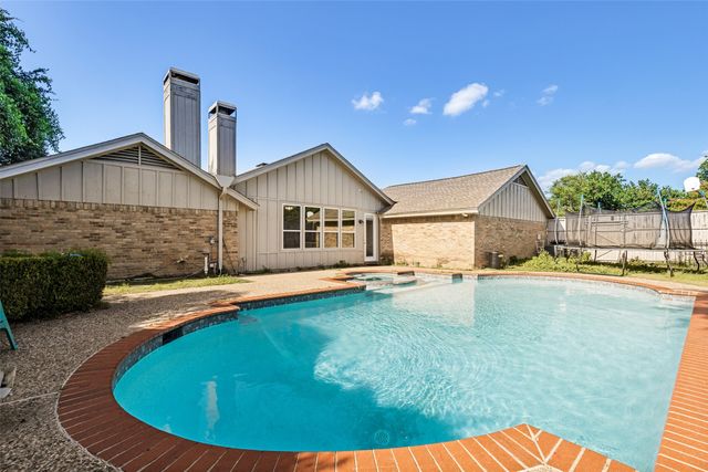 7126 Fernmeadow Circle, Dallas, TX 75248