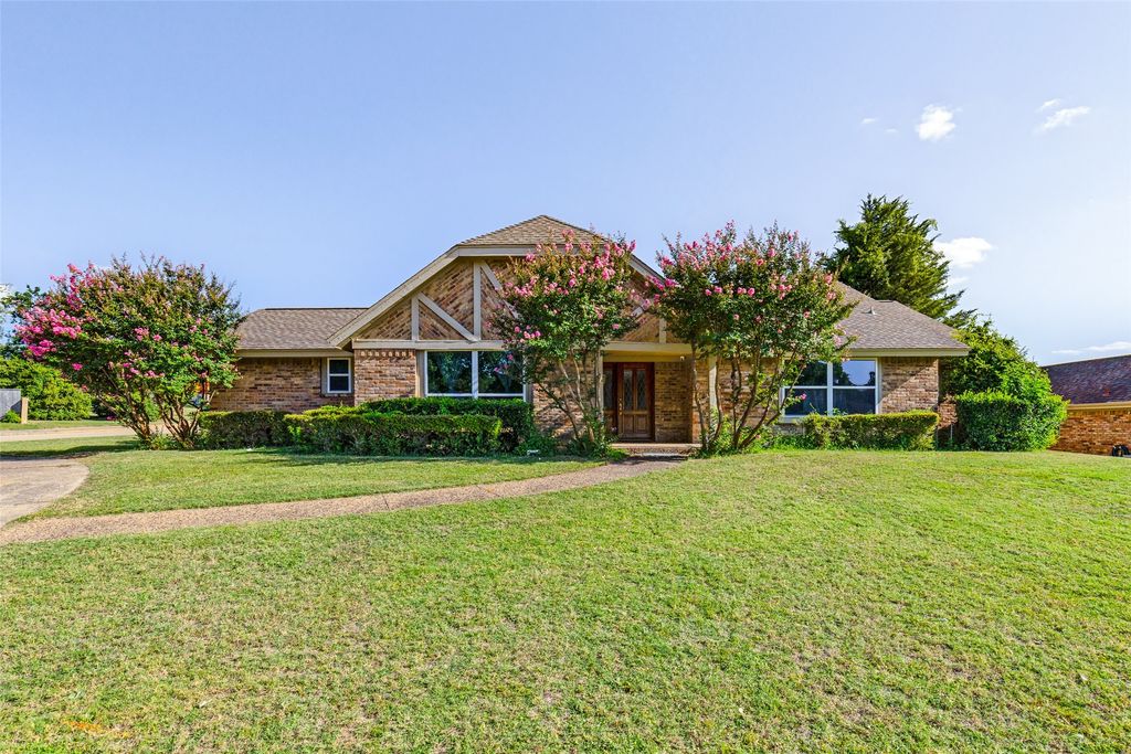 7126 Fernmeadow Circle, Dallas, TX 75248