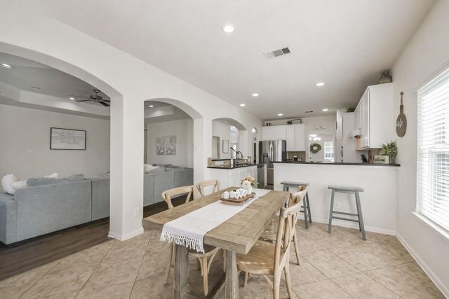 9719 Wincrest Drive, Mont Belvieu, TX 77523