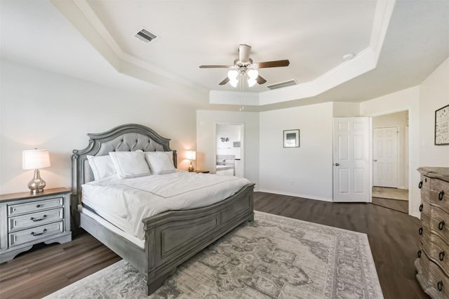 9719 Wincrest Drive, Mont Belvieu, TX 77523