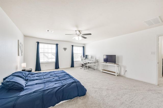 9719 Wincrest Drive, Mont Belvieu, TX 77523