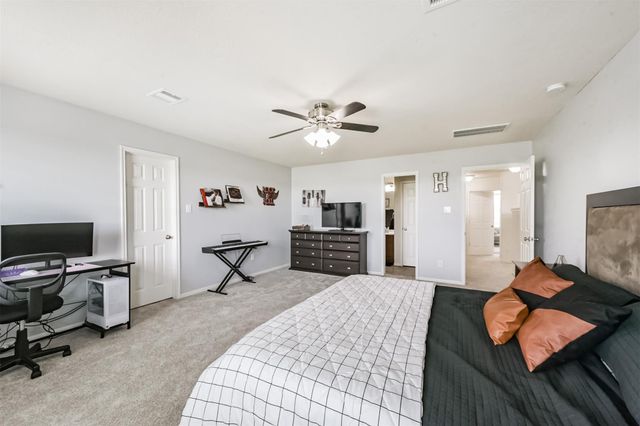 9719 Wincrest Drive, Mont Belvieu, TX 77523