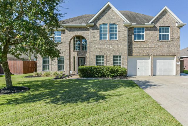 9719 Wincrest Drive, Mont Belvieu, TX 77523