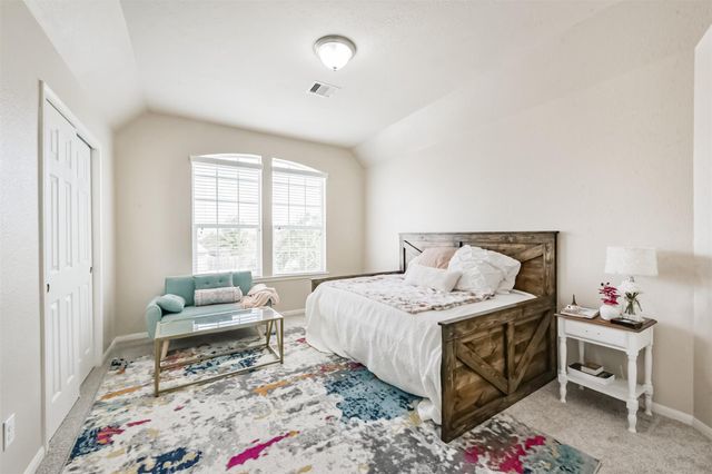 9719 Wincrest Drive, Mont Belvieu, TX 77523