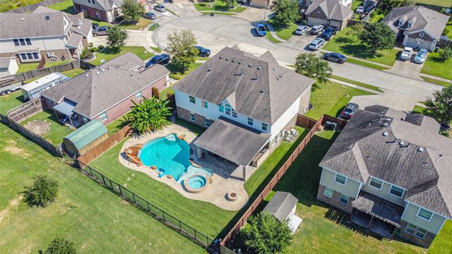 9719 Wincrest Drive, Mont Belvieu, TX 77523