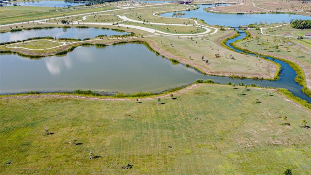 9719 Wincrest Drive, Mont Belvieu, TX 77523