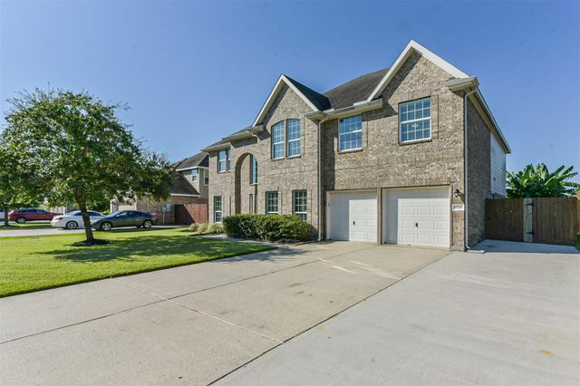 9719 Wincrest Drive, Mont Belvieu, TX 77523