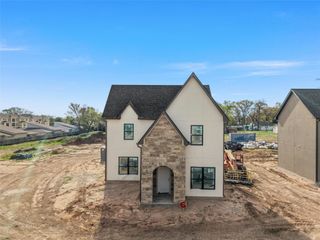 2700 S 2nd I, Waco, TX 76706