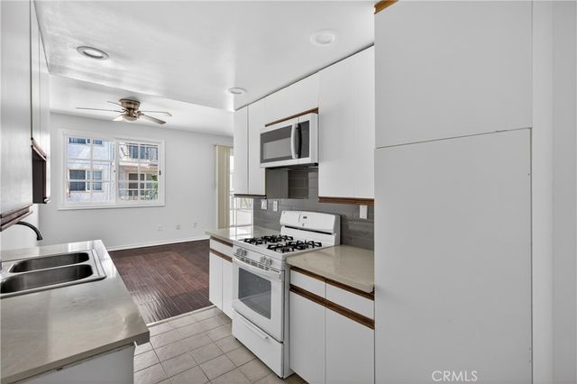 4441 Woodman Avenue 107, Sherman Oaks, CA 91423