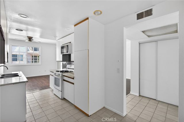 4441 Woodman Avenue 107, Sherman Oaks, CA 91423