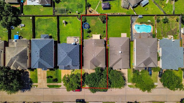 16543 Whitaker Creek Drive, Houston, TX 77095