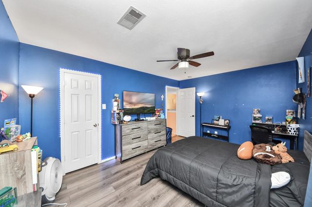 16543 Whitaker Creek Drive, Houston, TX 77095