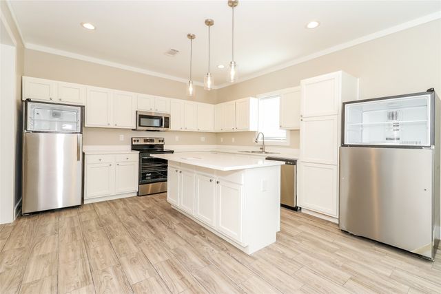 2702 Holland Street, Fort Worth, TX 76164