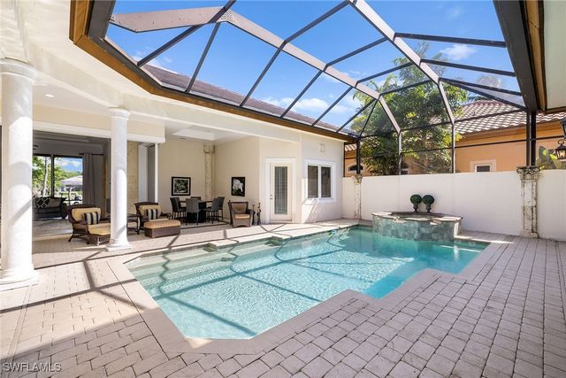 8894 Shenendoah CIR, Naples, FL 34113