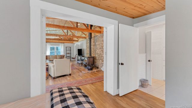 606 Deer Lake Cove, Wimberley, TX 78676