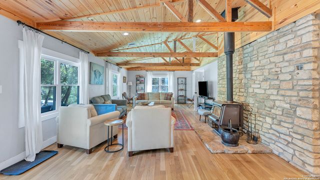 606 Deer Lake Cove, Wimberley, TX 78676