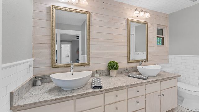 606 Deer Lake Cove, Wimberley, TX 78676