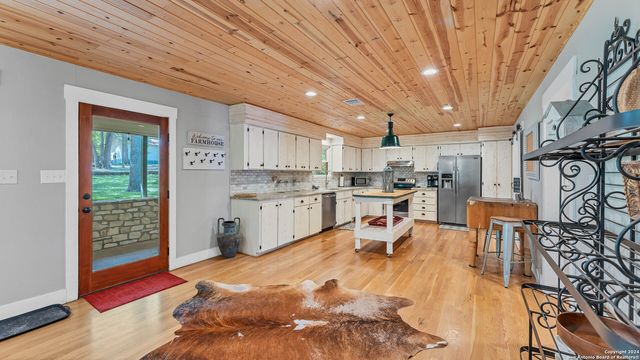 606 Deer Lake Cove, Wimberley, TX 78676