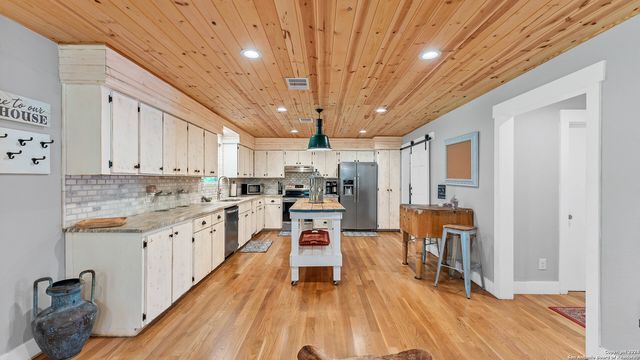 606 Deer Lake Cove, Wimberley, TX 78676