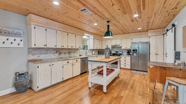606 Deer Lake Cove, Wimberley, TX 78676