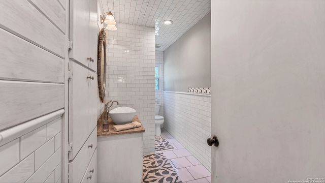 606 Deer Lake Cove, Wimberley, TX 78676