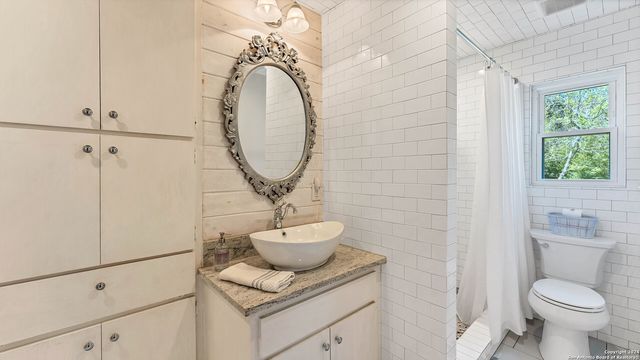 606 Deer Lake Cove, Wimberley, TX 78676
