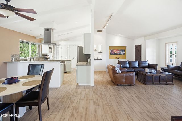 4030 E STANFORD Drive, Phoenix, AZ 85018