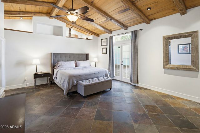 4030 E STANFORD Drive, Phoenix, AZ 85018