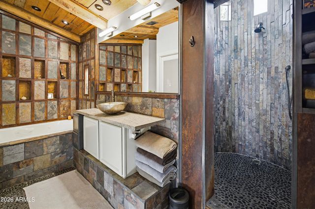 4030 E STANFORD Drive, Phoenix, AZ 85018