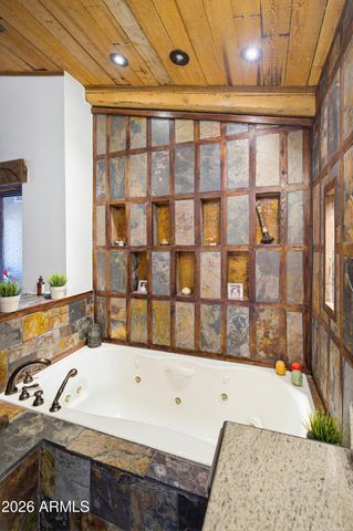 4030 E STANFORD Drive, Phoenix, AZ 85018