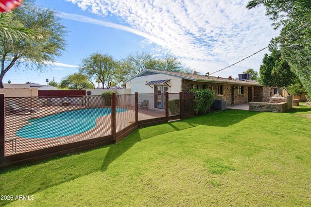4030 E STANFORD Drive, Phoenix, AZ 85018