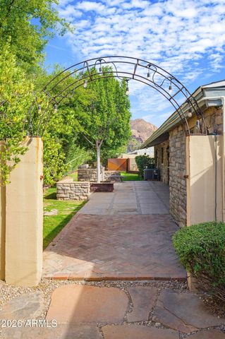 4030 E STANFORD Drive, Phoenix, AZ 85018